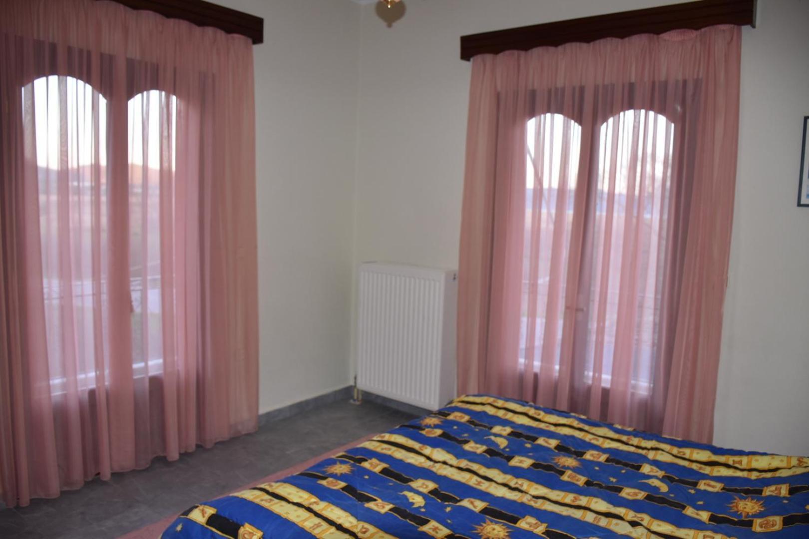 Val'S Place Mytilene Exterior photo